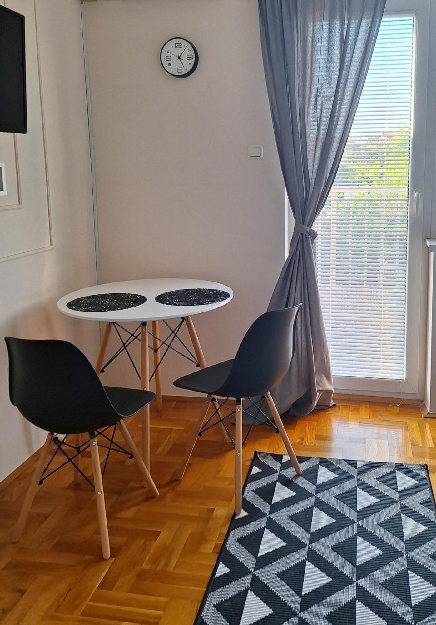 Apartment Lena *